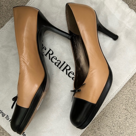 Stuart Weitzman round toe pumps • size 8 - Picture 7 of 7